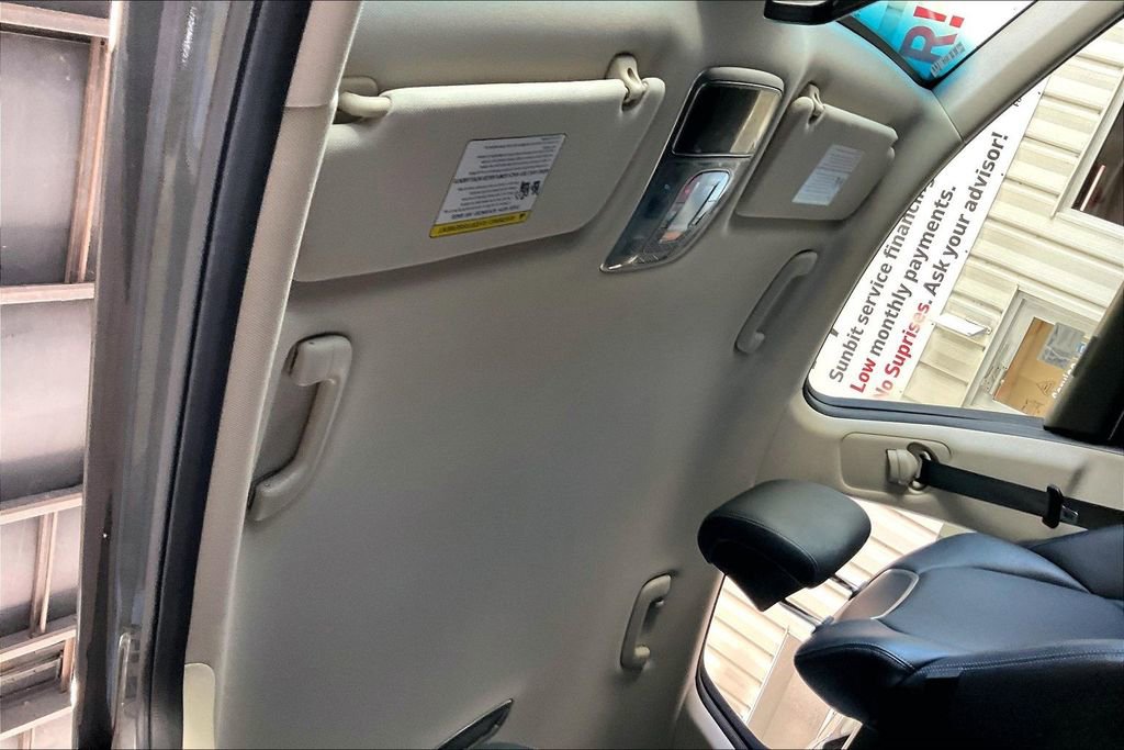 Used 2025 Genesis GV70 2.5T image 13