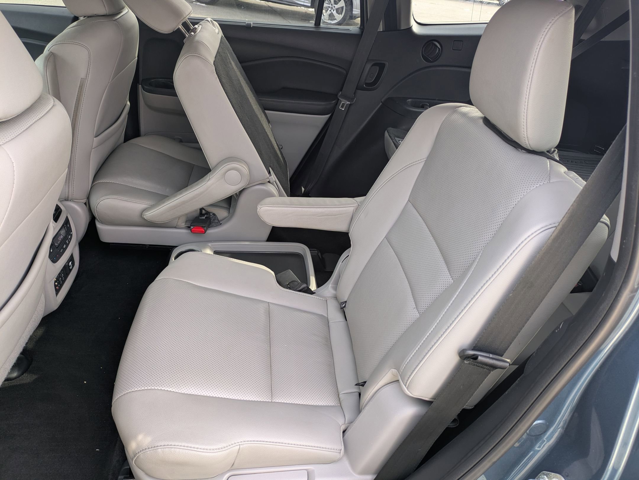 Used 2016 Honda Pilot Elite image 26