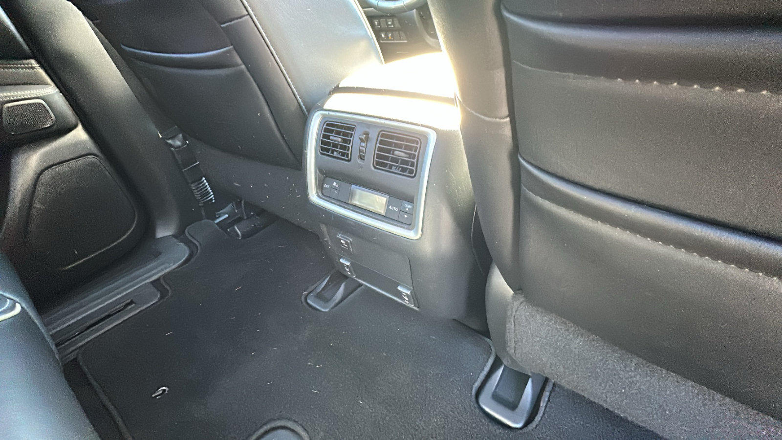 Used 2019 INFINITI QX60 Luxe w/ Sensory Package AWD/4WD image 27