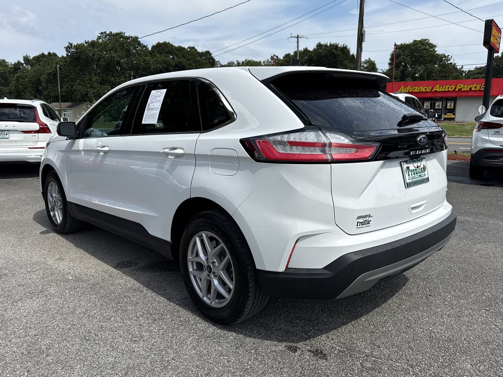 Used 2023 Ford Edge SEL AWD/4WD image 3