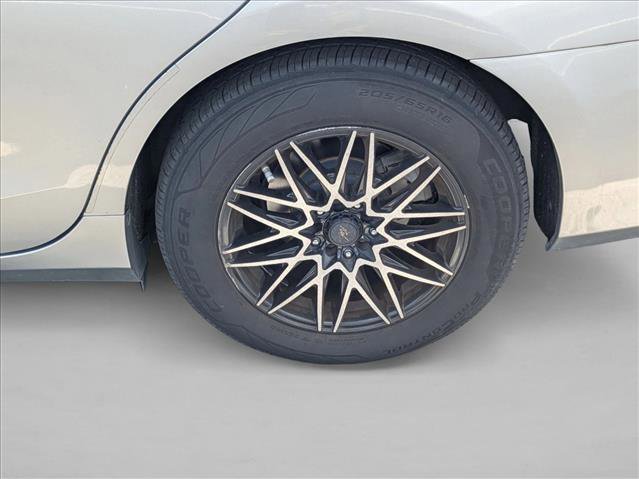 Used 2017 Toyota Camry LE image 14