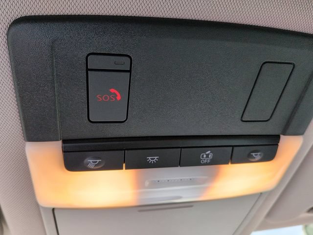 Used 2025 Nissan Rogue SV FWD image 24