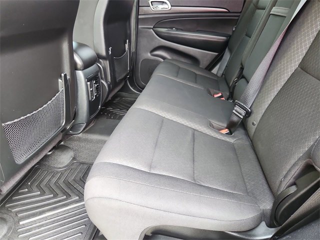 Used 2018 Jeep Grand Cherokee Laredo image 23