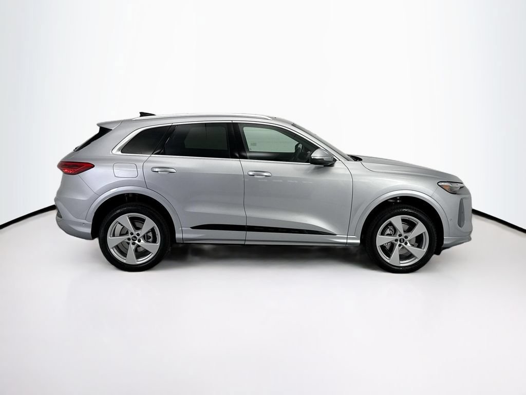 Used 2026 Audi Q5 Premium Plus w/ Premium Plus AWD/4WD image 4