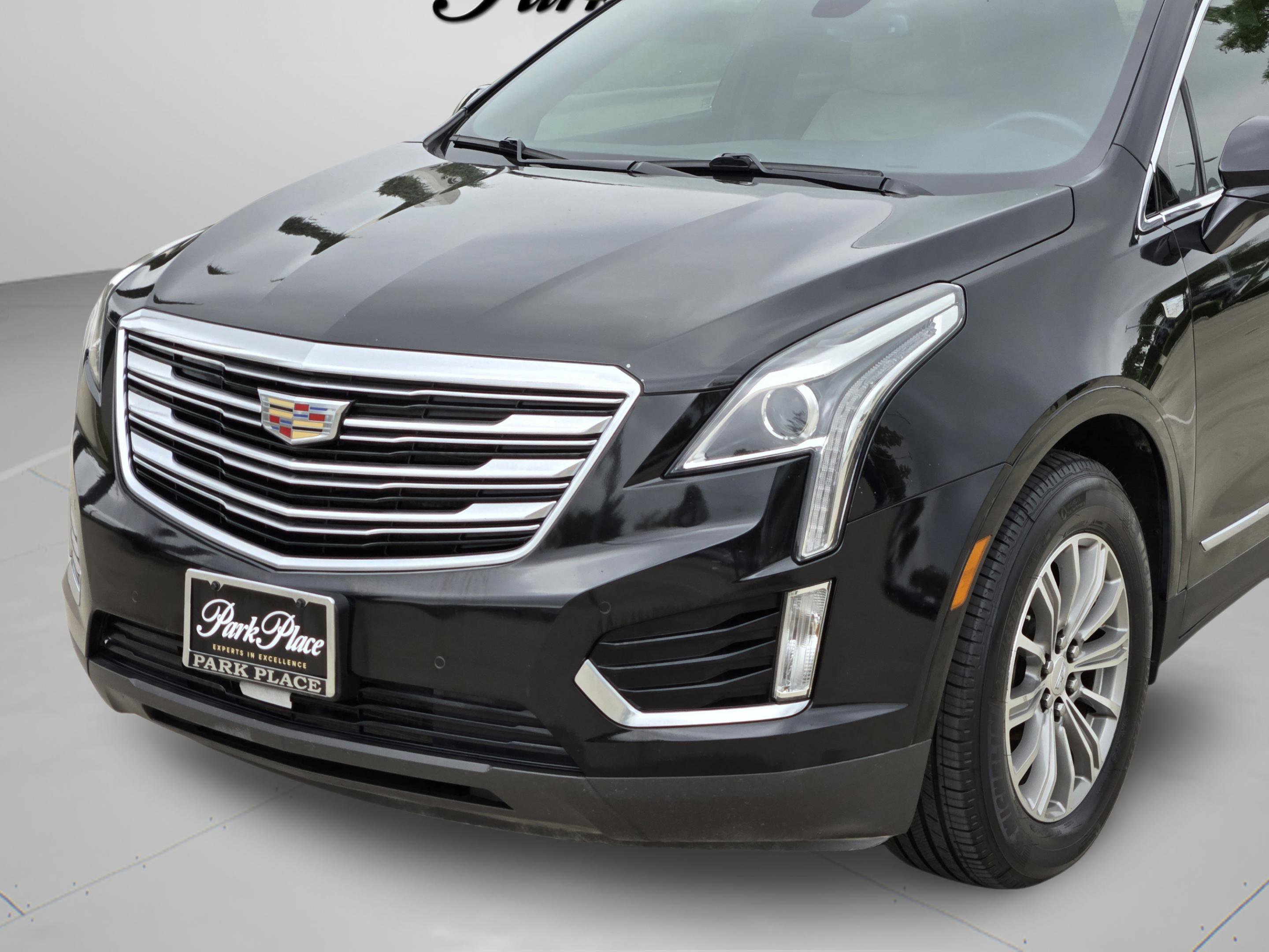 Used 2017 Cadillac XT5 Luxury w/ Driver Awareness Package AWD/4WD image 29