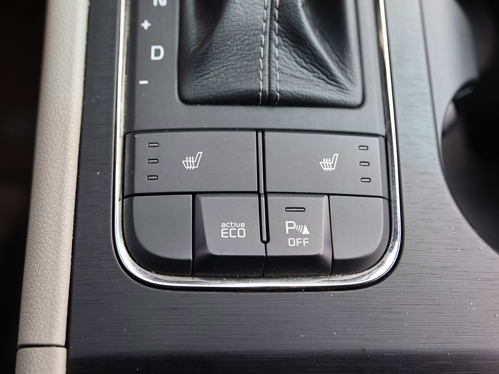 Used 2016 Kia Sedona LX w/ Option Group 020 FWD image 32