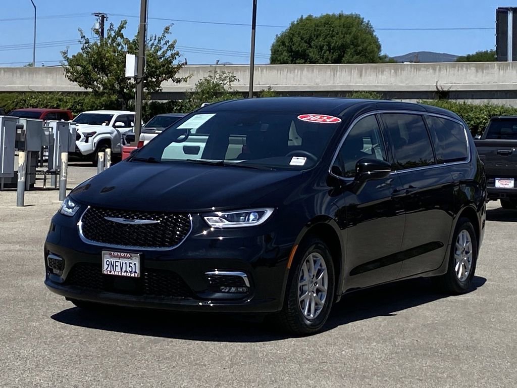 Used 2024 Chrysler Pacifica Touring FWD image 38