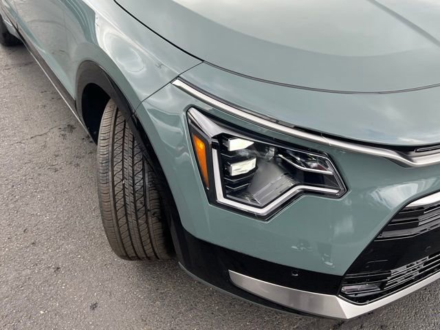 New 2025 Kia Niro SX Touring image 3