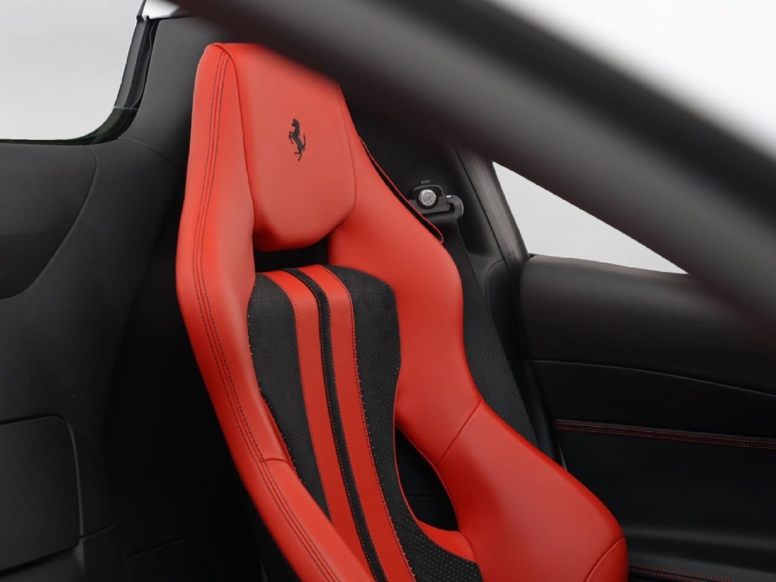 Used 2022 Ferrari 812 GTS RWD image 22