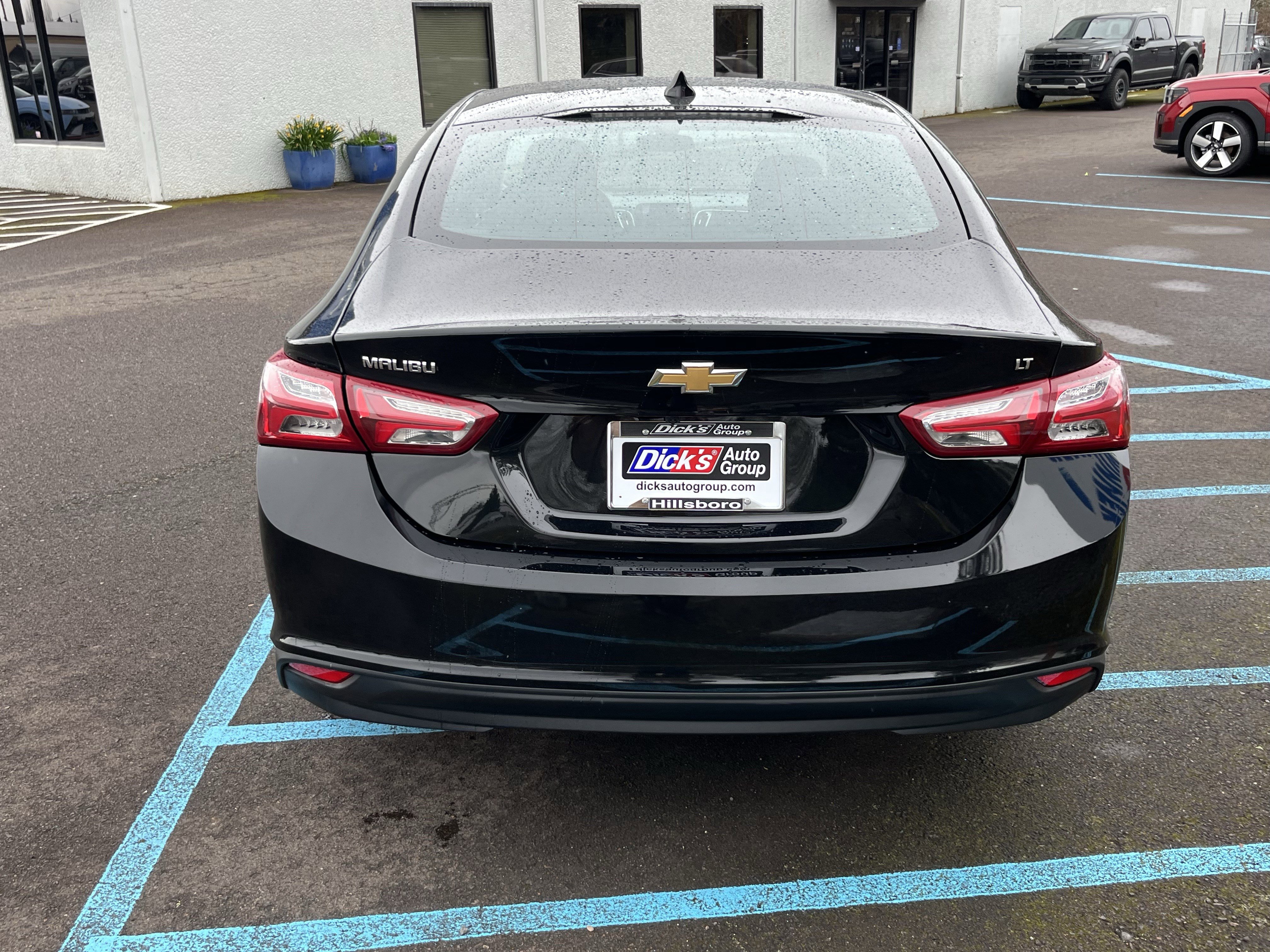 Used 2022 Chevrolet Malibu LT FWD image 4