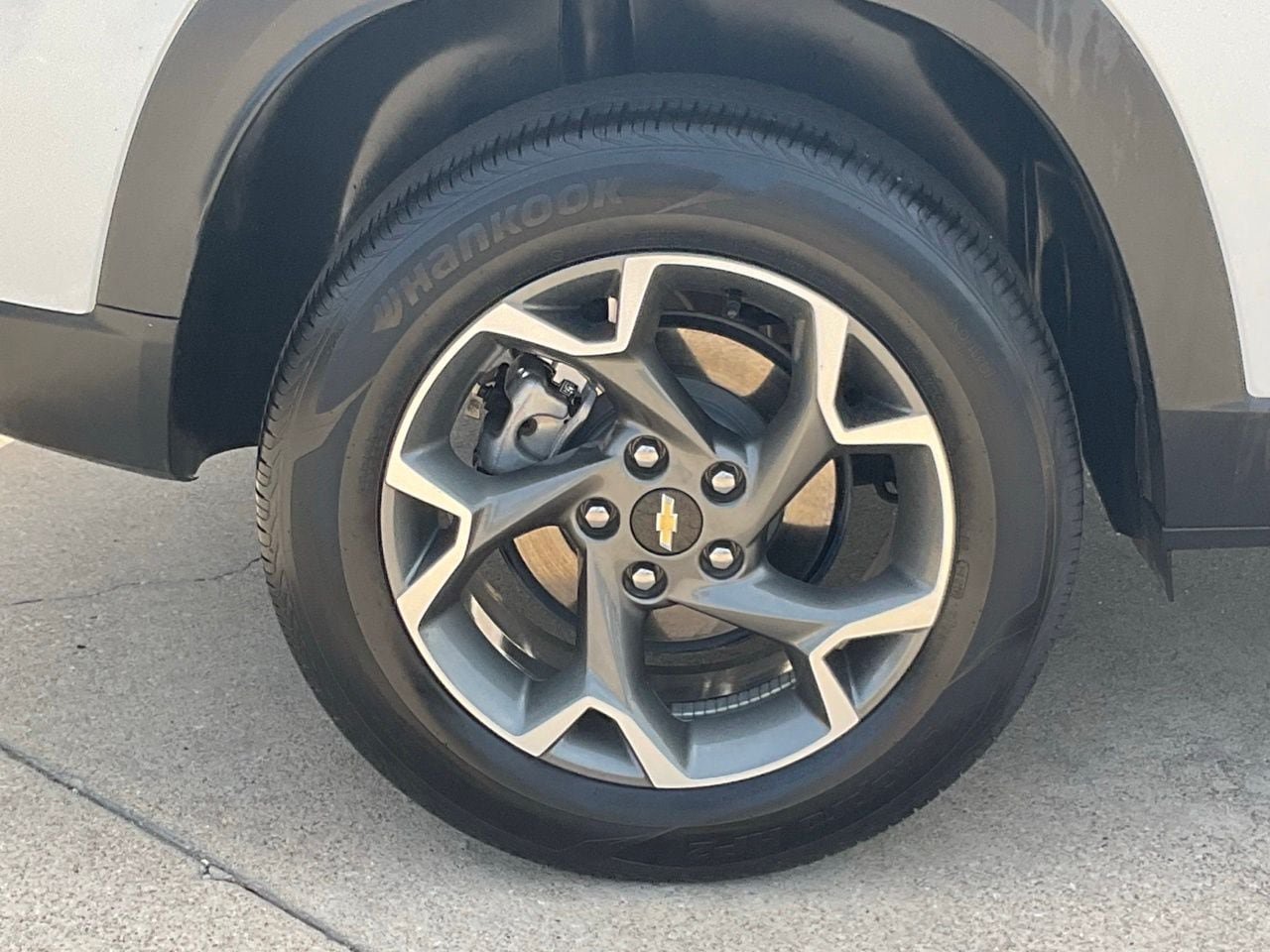 Used 2025 Chevrolet Trax LT w/ LT Convenience Package FWD image 7