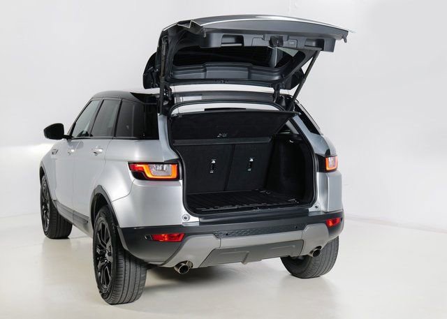 Used 2019 Land Rover Range Rover Evoque SE Premium image 31