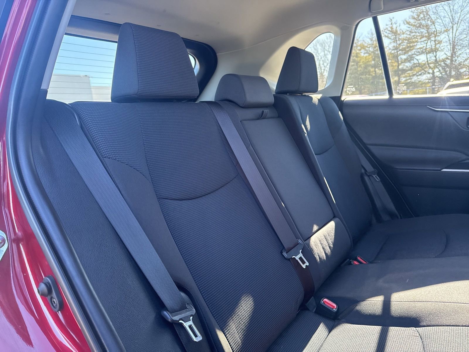 Used 2021 Toyota RAV4 LE image 16