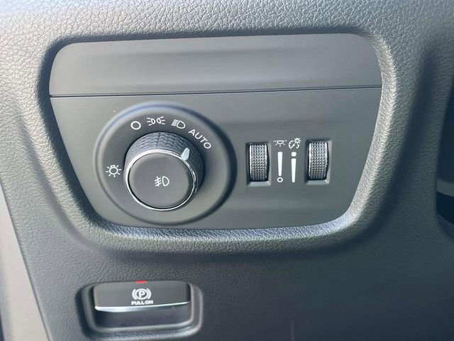 Used 2025 Jeep Grand Cherokee Summit AWD/4WD image 19