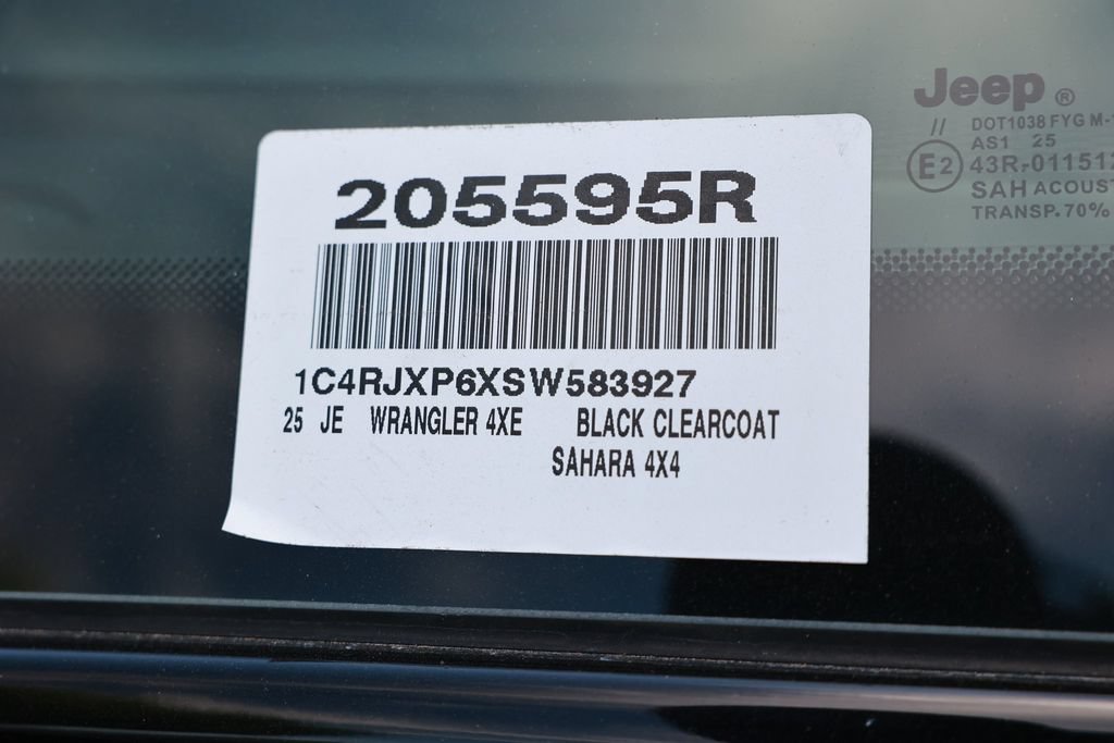 Used 2025 Jeep Wrangler Unlimited Sahara AWD/4WD image 44