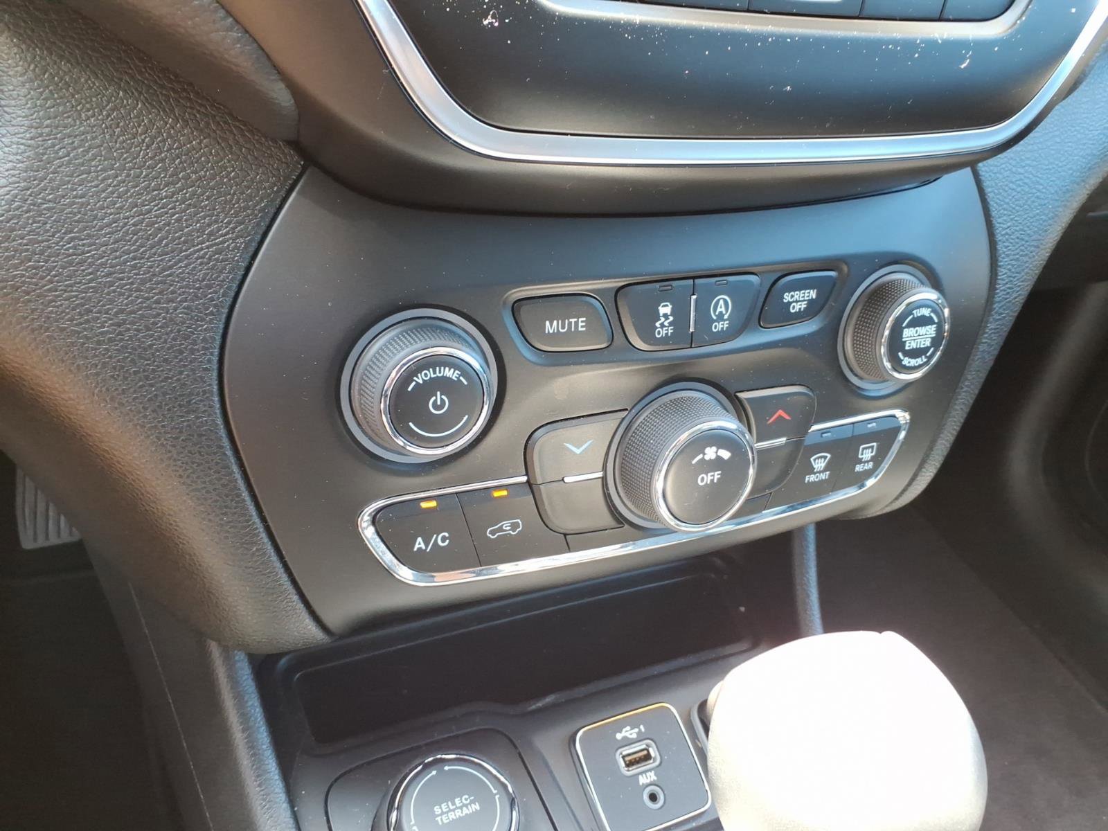 Used 2020 Jeep Cherokee Latitude Lux w/ Trailer Tow Group AWD/4WD image 20