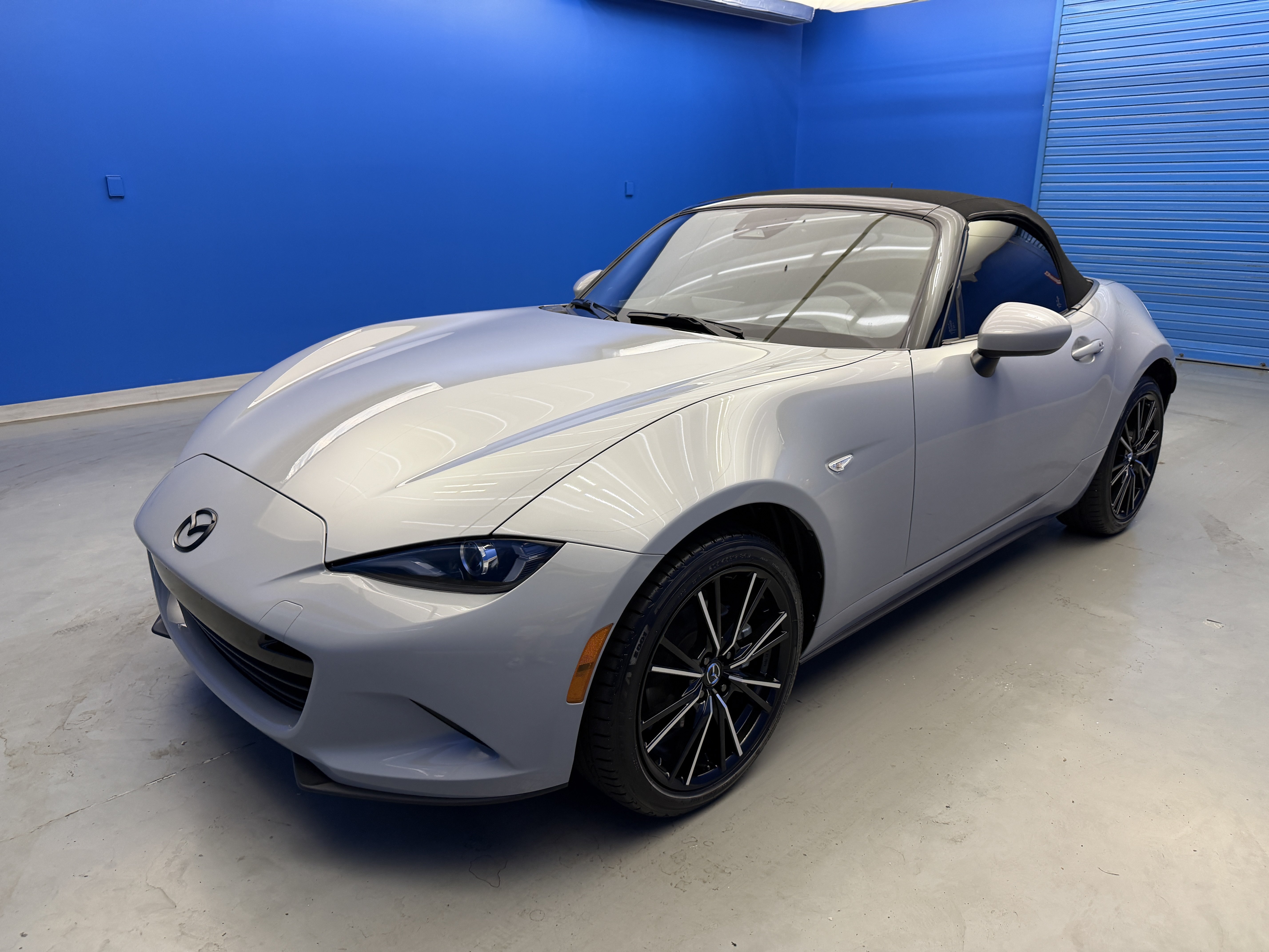 Used 2025 MAZDA MX-5 Miata Grand Touring w/ Weather Package RWD image 4
