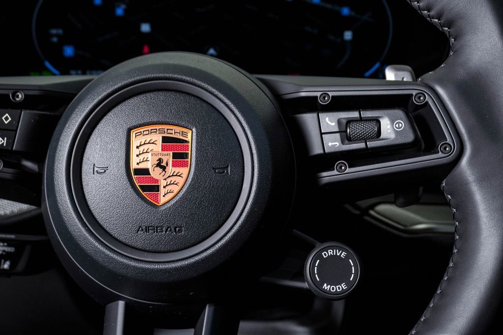 New 2026 Porsche Cayenne image 19