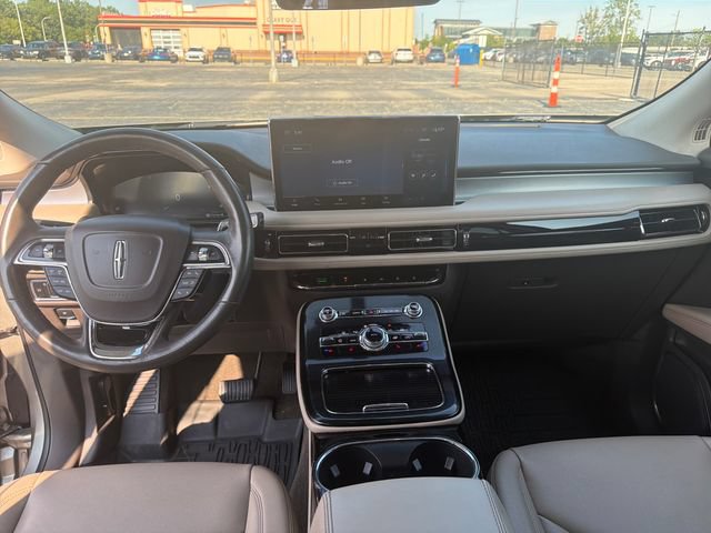 Used 2023 Lincoln Nautilus AWD image 15