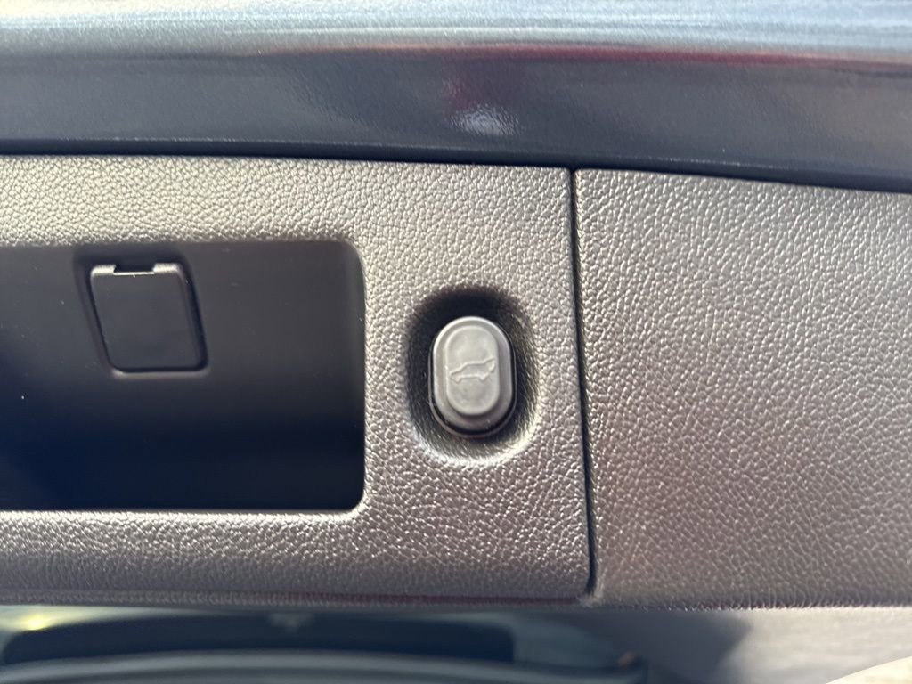 Used 2019 Chevrolet Tahoe Premier image 40