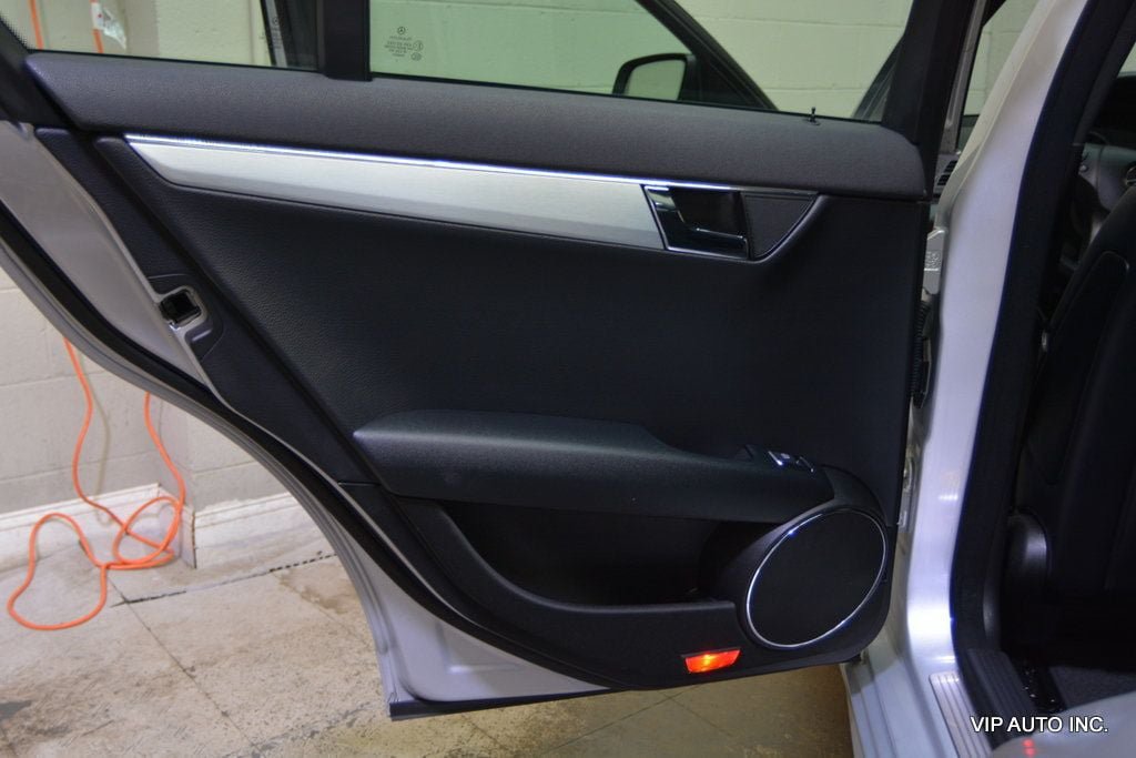 Used 2008 Mercedes-Benz C 300 4MATIC Sedan image 13