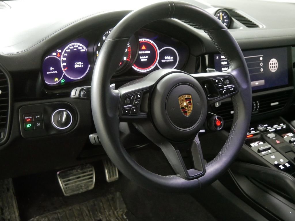 Used 2022 Porsche Cayenne Turbo GT image 17