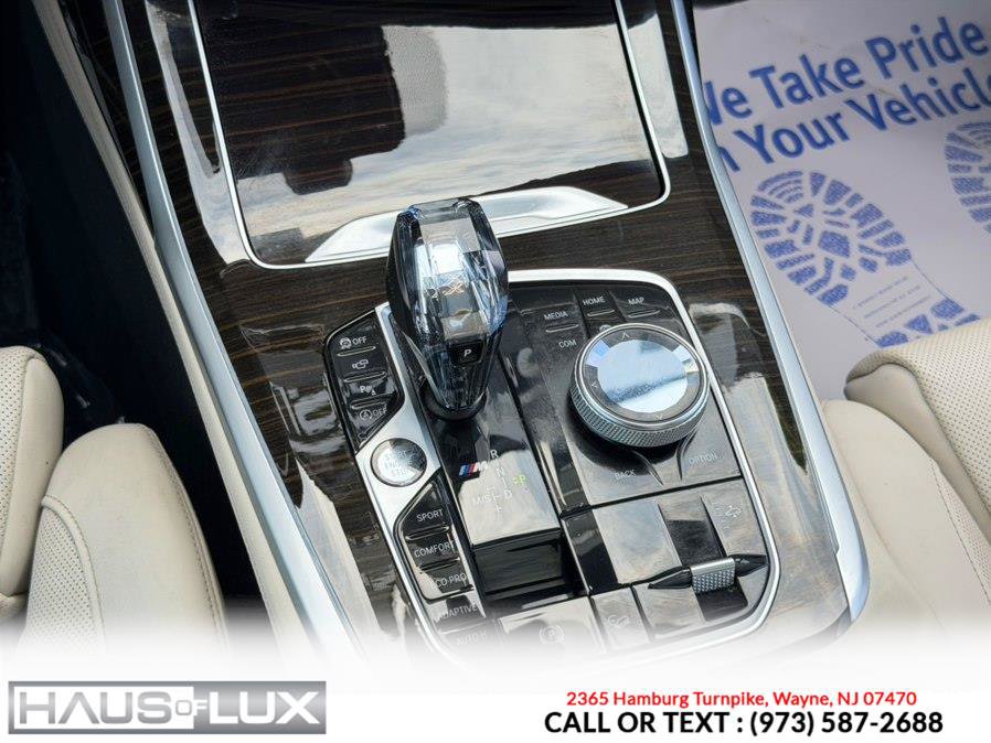 Used 2020 BMW X7 M50i w/ Dynamic Handling Package AWD/4WD image 35