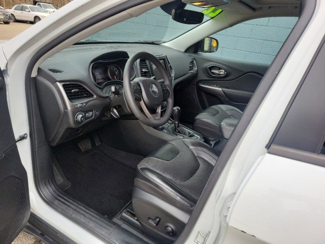 Used 2022 Jeep Cherokee Latitude Lux w/ Sun & Sound Group image 9