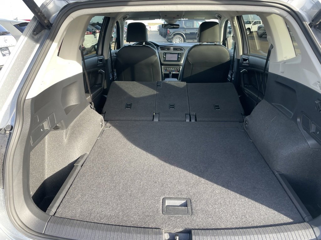 Used 2024 Volkswagen Tiguan SE image 33