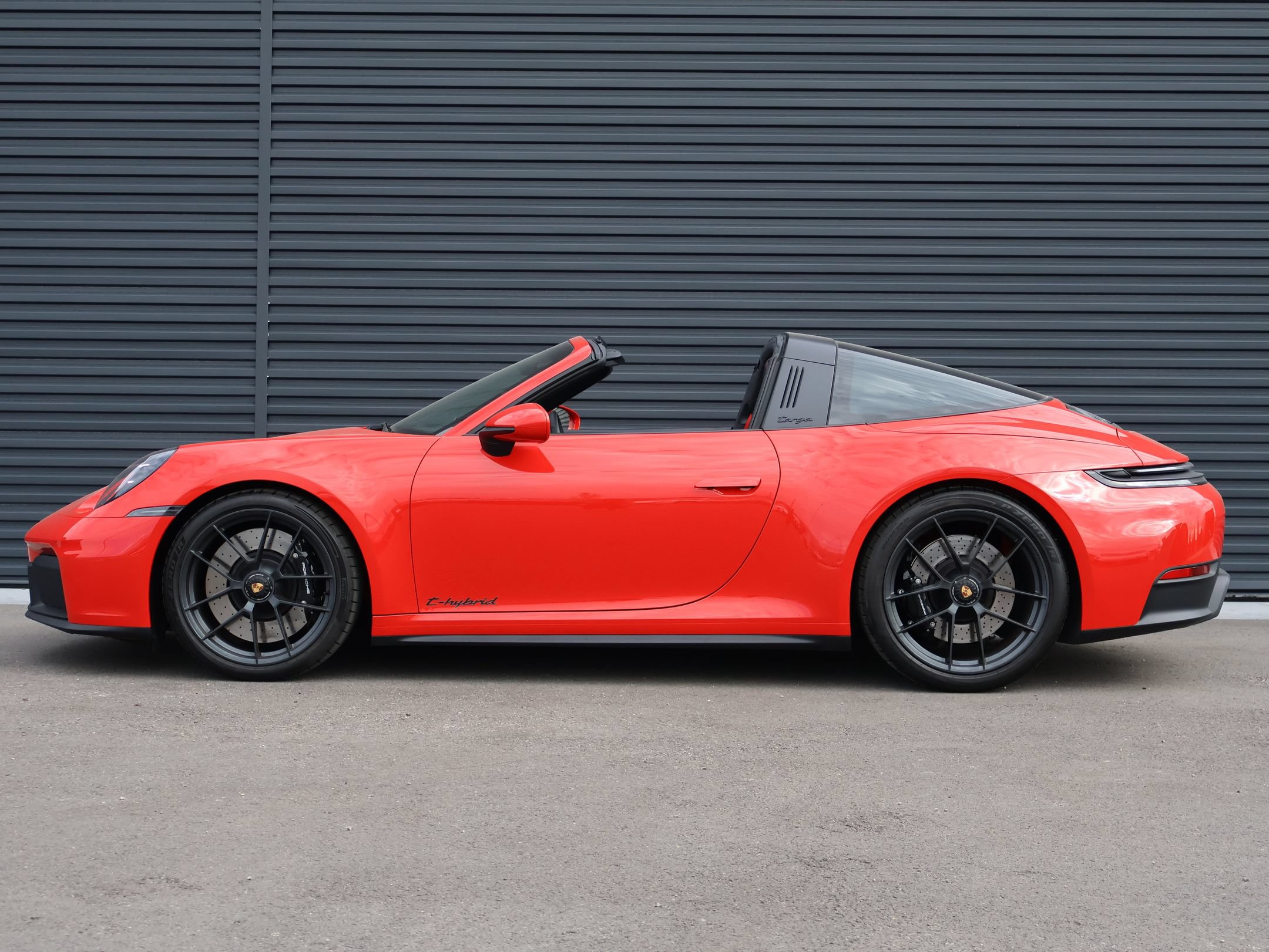 Certified 2026 Porsche 911 Targa 4 GTS AWD/4WD image 33
