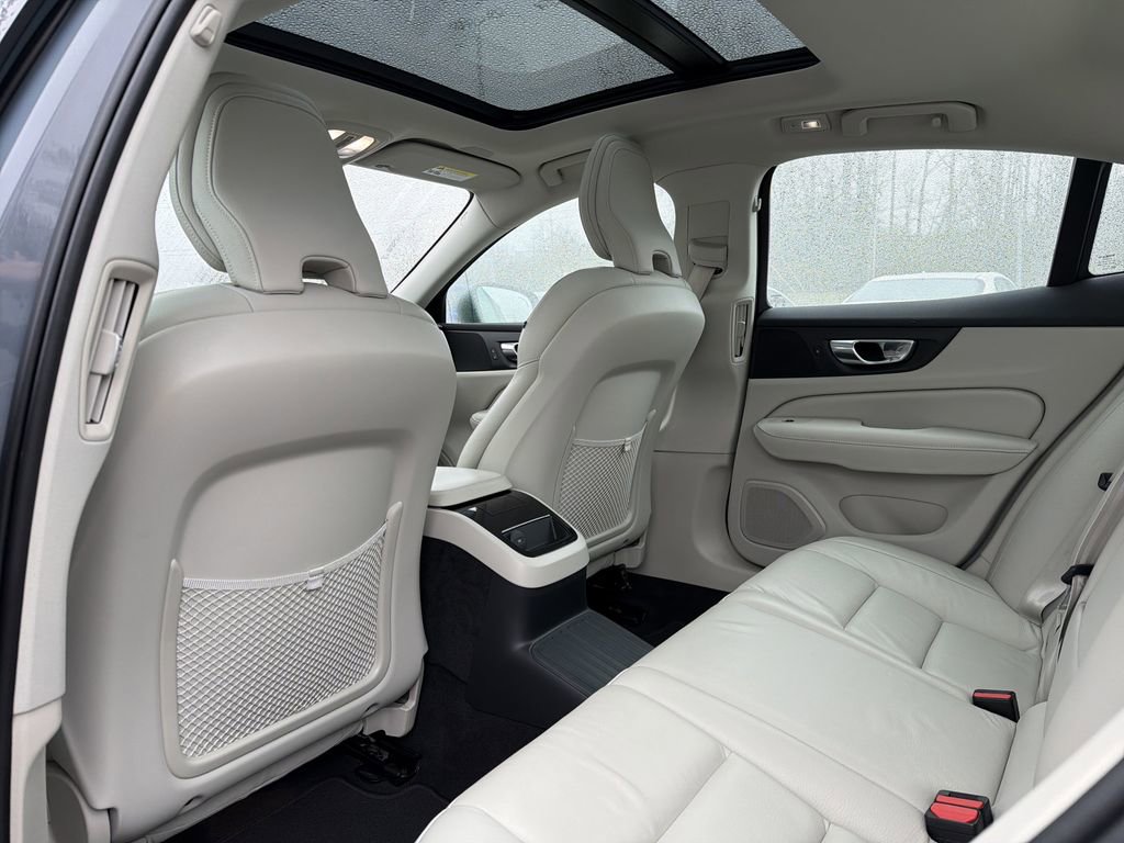 Used 2023 Volvo S60 T8 Plus image 13