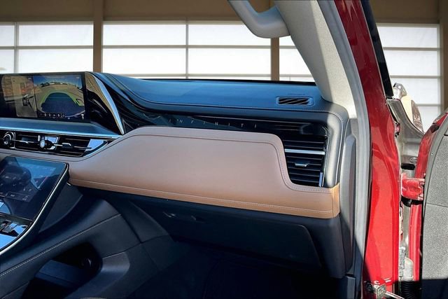 Certified 2025 INFINITI QX80 Sensory image 17