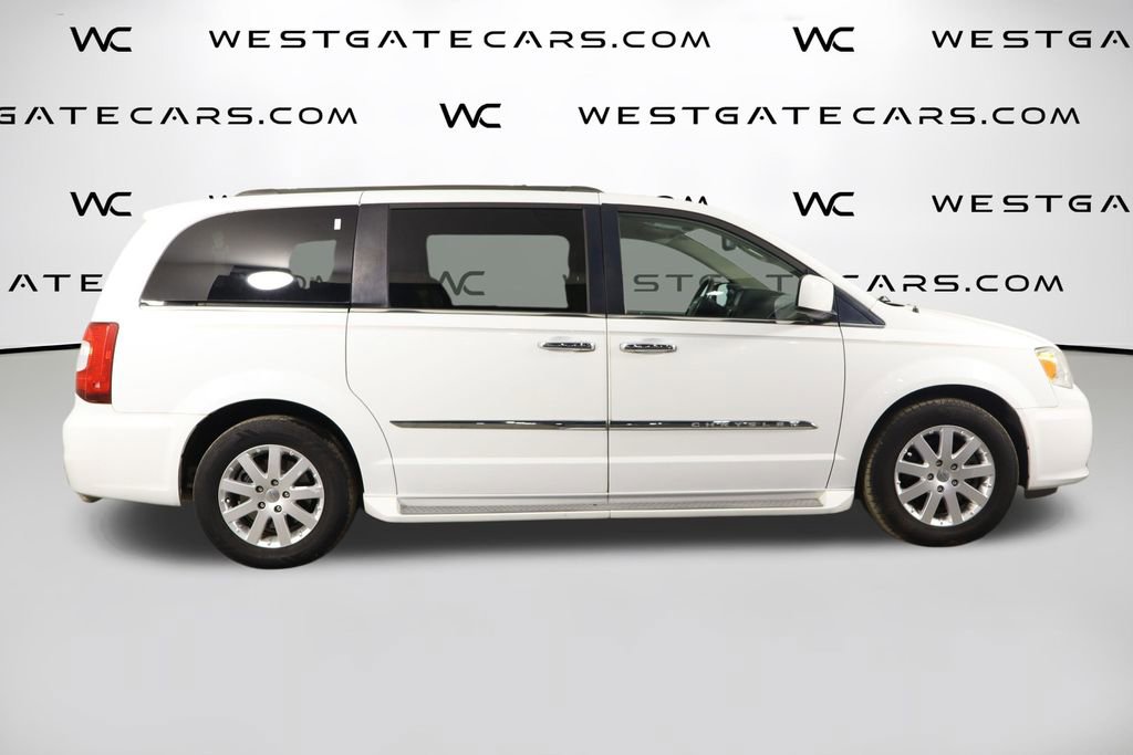 Used 2016 Chrysler Town & Country Touring w/ Driver Convenience Group image 42