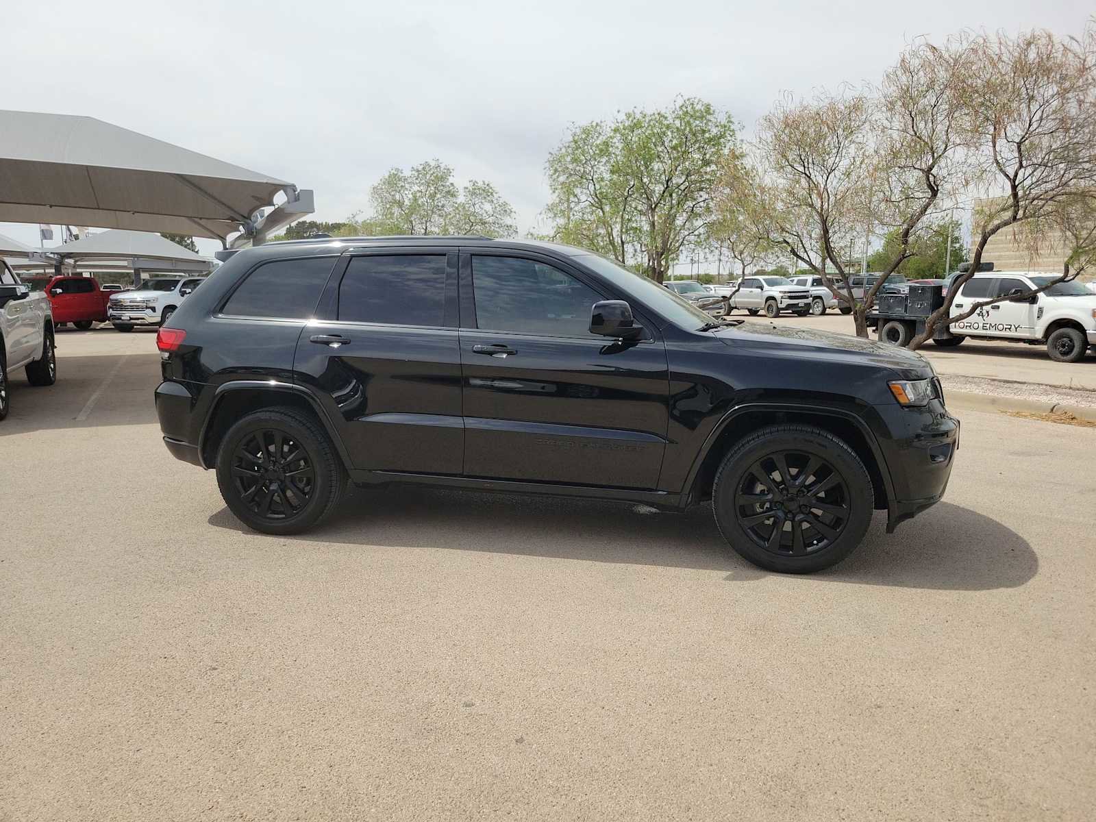 Used 2019 Jeep Grand Cherokee Altitude image 9