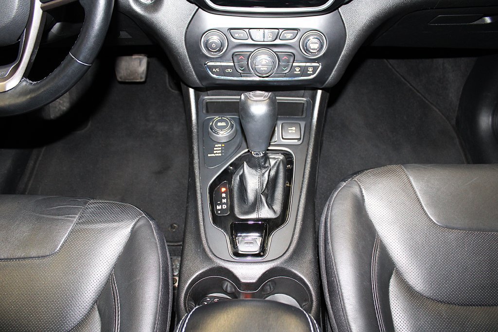 Certified 2021 Jeep Cherokee Limited AWD/4WD image 23