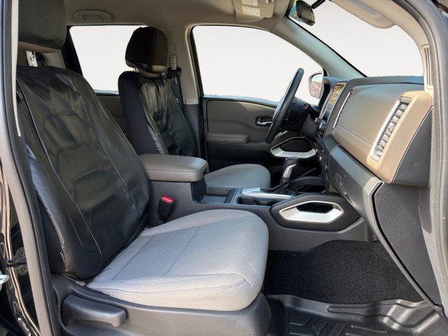 Used 2022 Nissan Frontier SV image 3