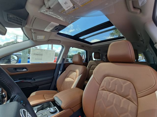 New 2026 Nissan Pathfinder Platinum w/ Cargo Package AWD/4WD image 11