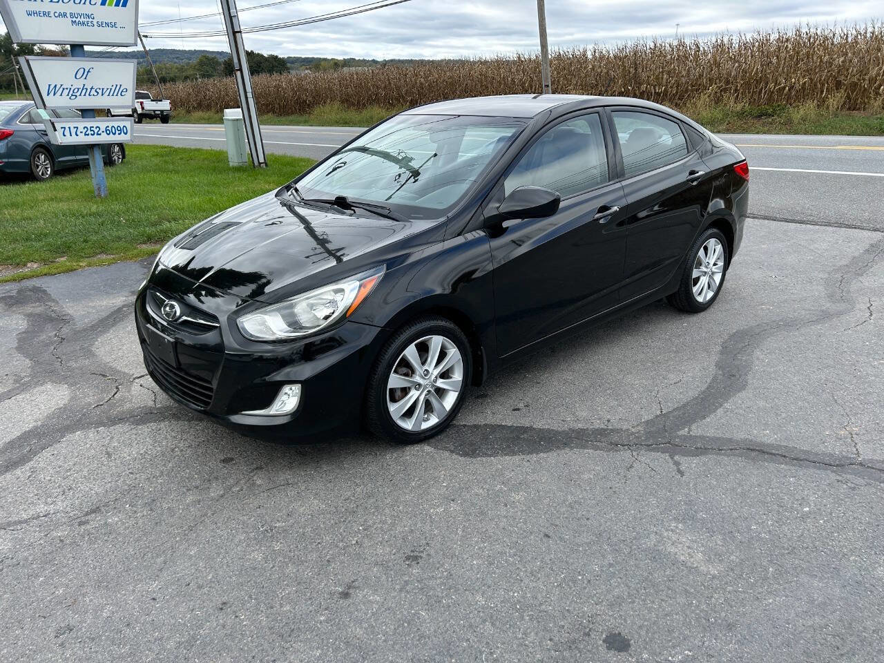 Used 2012 Hyundai Accent GLS w/ Premium Pkg 3 image 4
