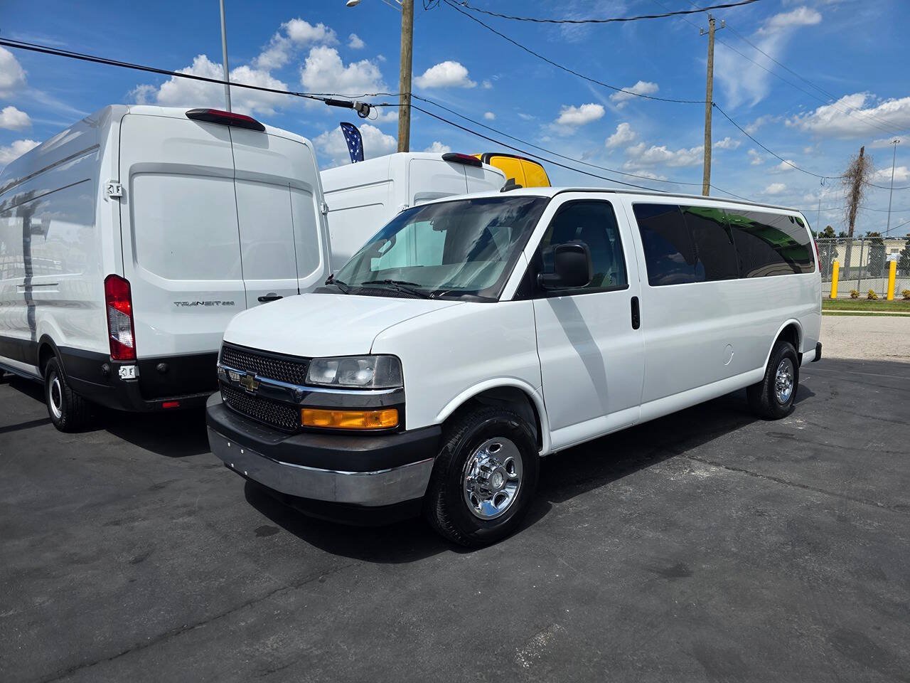 Used 2018 Chevrolet Express 3500 LT w/ LT Preferred Equipment Group RWD image 29