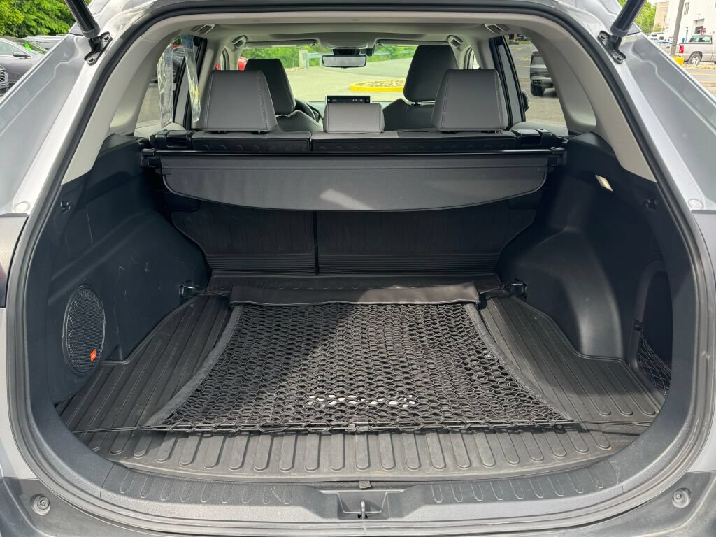 Used 2022 Toyota RAV4 Limited AWD/4WD image 16