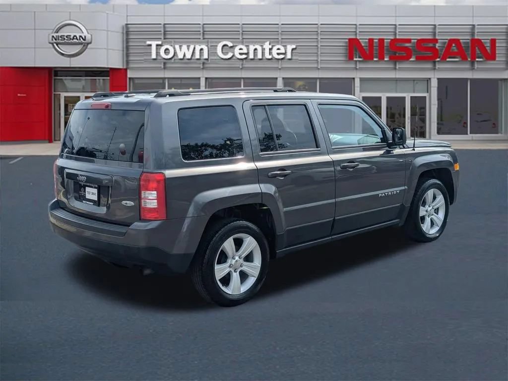 Used 2016 Jeep Patriot Latitude FWD image 7