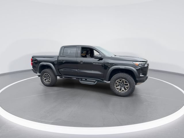 Used 2024 Chevrolet Colorado ZR2 w/ ZR2 Convenience Package III AWD/4WD image 2