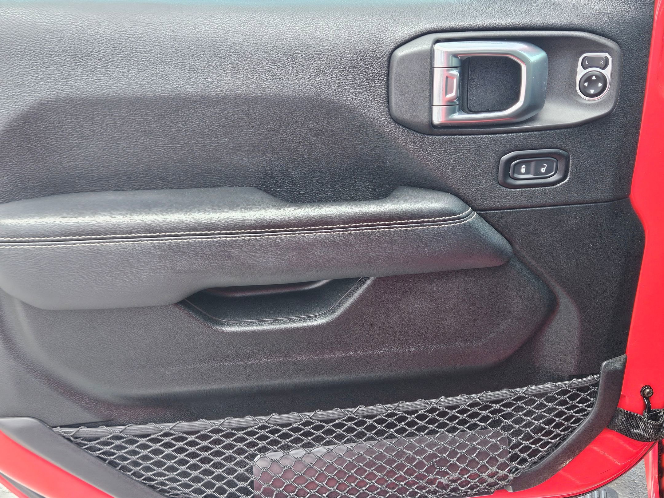 Used 2020 Jeep Wrangler Unlimited Sahara AWD/4WD image 18