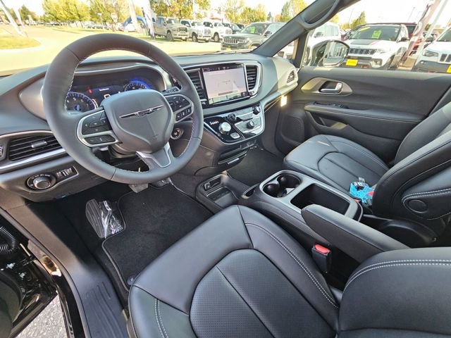 New 2026 Chrysler Voyager LX FWD image 14