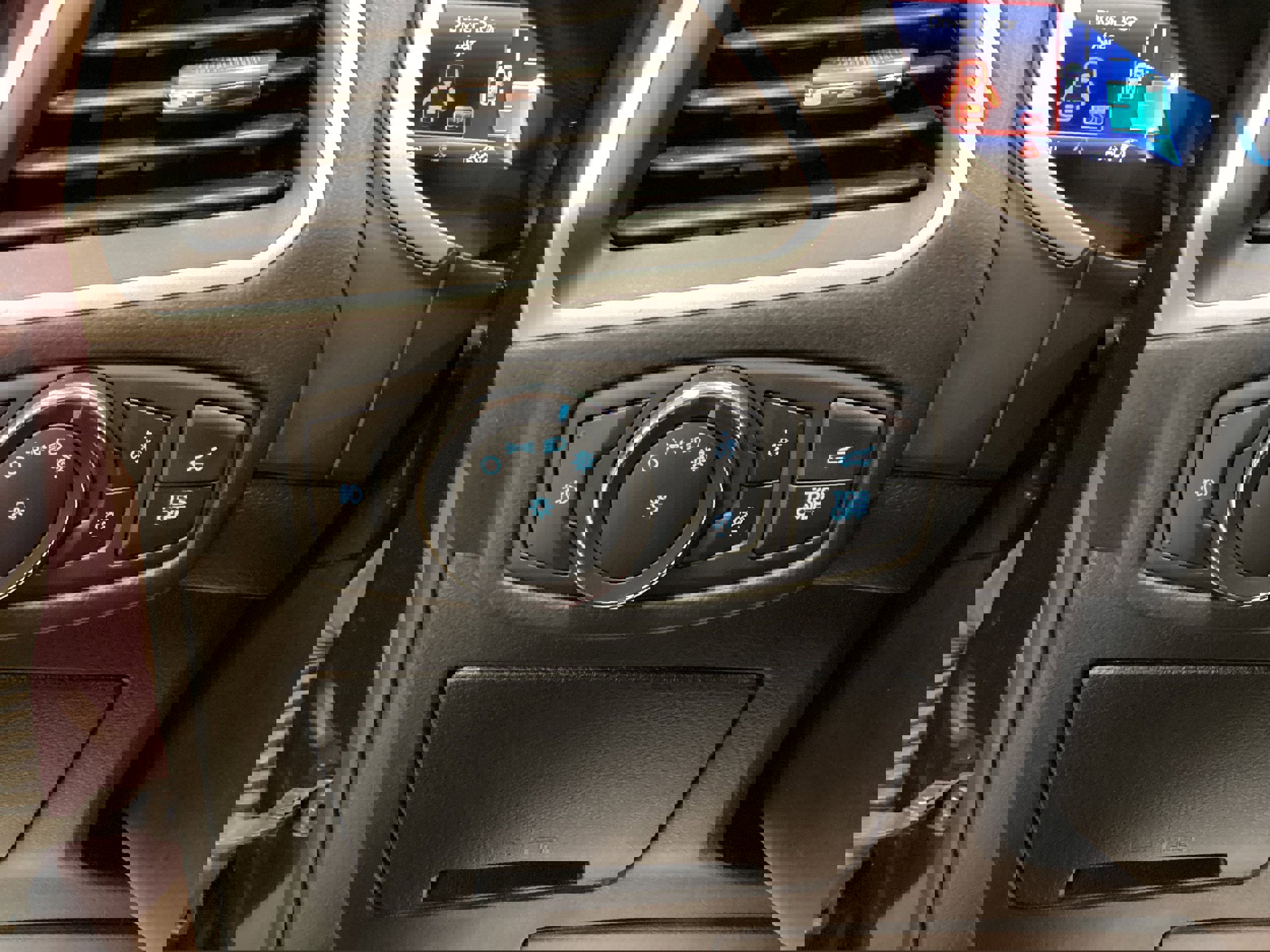 Used 2020 Ford Edge SEL w/ Convenience Package image 19