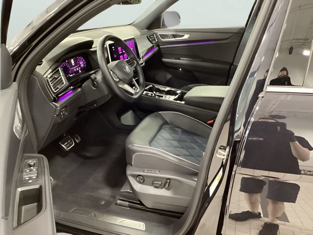 Certified 2026 Volkswagen Atlas Cross Sport SEL Premium R-Line w/ MDO Package AWD/4WD image 9