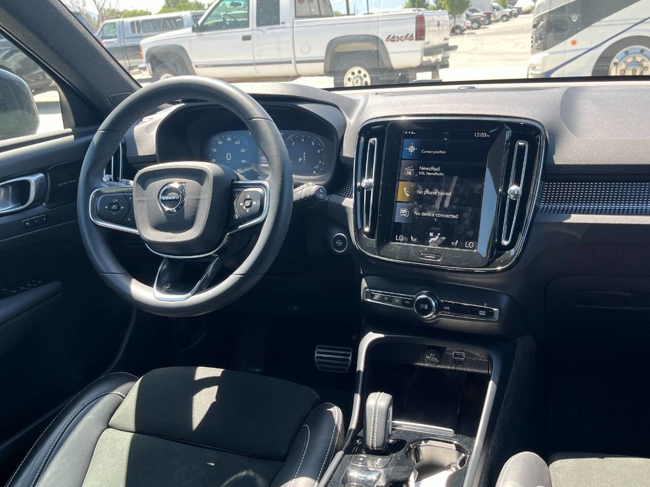 Used 2022 Volvo XC40 T5 R-Design w/ Advanced Package image 17