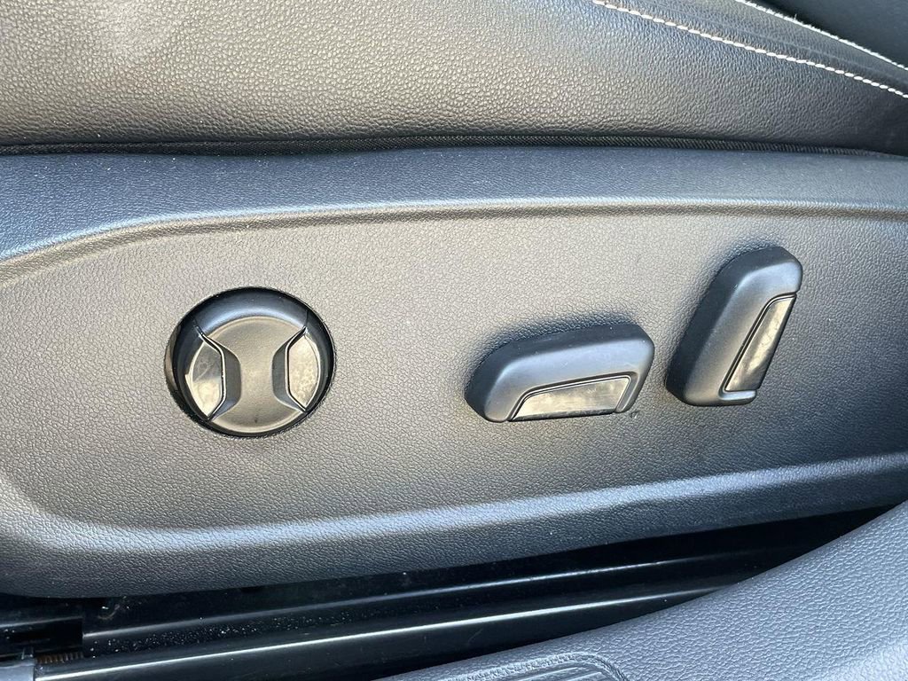 Used 2024 Volkswagen Jetta SE image 33