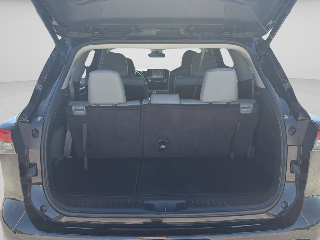 Used 2022 Toyota Highlander XLE FWD image 14