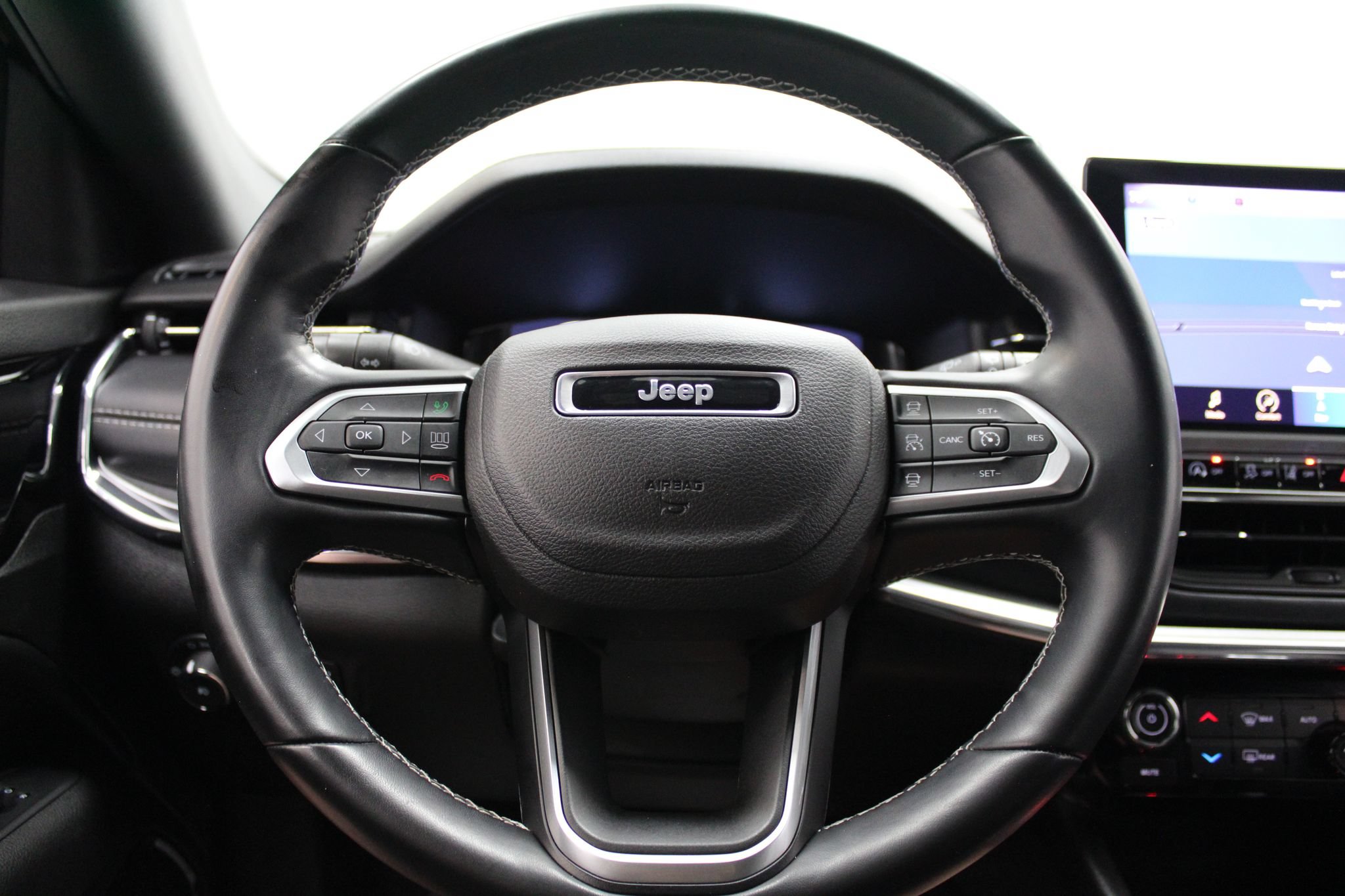 Used 2022 Jeep Compass High Altitude AWD/4WD image 34